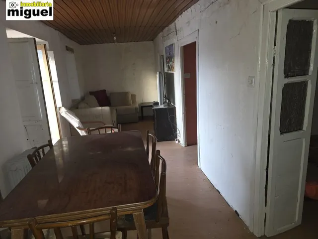 Se vende gran casa de piedra con cuadra anexa en Herrerías — 11