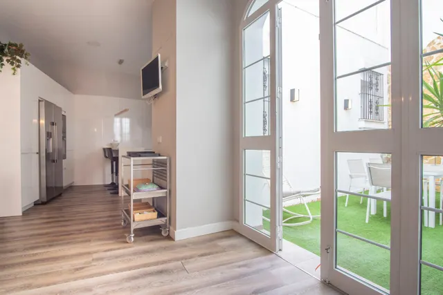 Espaciosa casa con encanto en el centro: elegancia, azotea y sótano en calle Murillo ✨ — 13