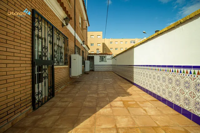 CHALET INDEPENDIENTE JUNTO AL VIEJO VIVERO EN BADAJOZ — 3