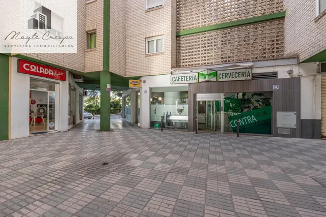 Venta de cafetería La Contraviesa de 160 m2  junto a Alcampo — 34