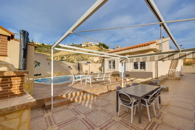 MAGNIFICO CHALET INDEPENDIENTE CON PISCINA PRIVADA Y VISTAS  - foto 4