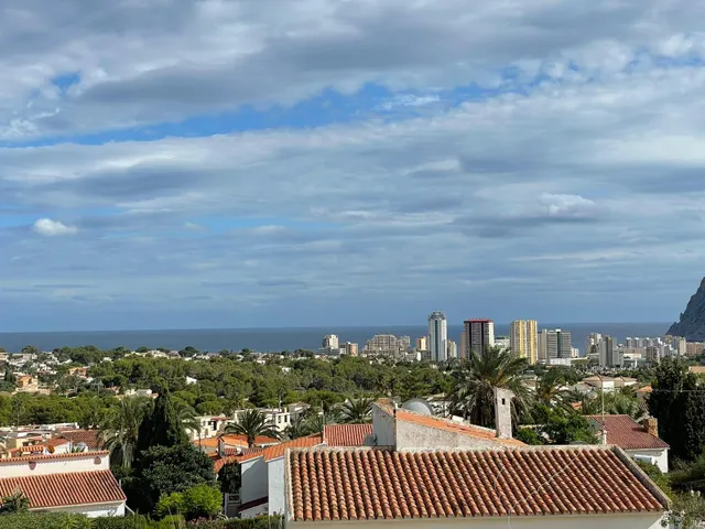 Villa con preciosas vistas al mar y amplia parcela en Calpe — 27