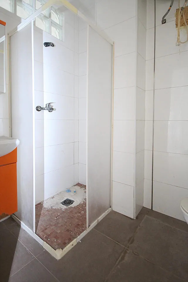 Bajo en esquina para convertir en vivienda o negocio en Alaquàs. con informe de arquitecto — 17