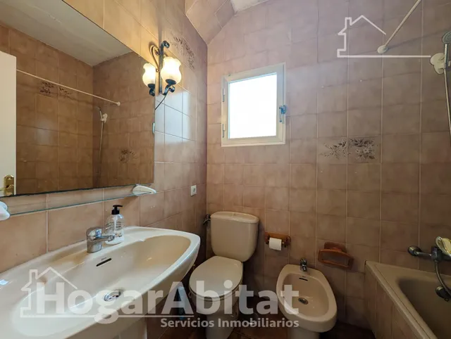 Luz natural y excelente ubicación en este piso exterior con balcón — 23