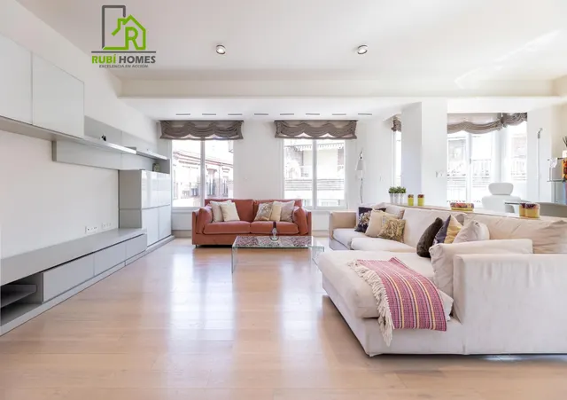 Exclusiva vivienda con vistas al Palacio de los Patos, junto Recogidas, 4 dormitorios 3 baños — 9