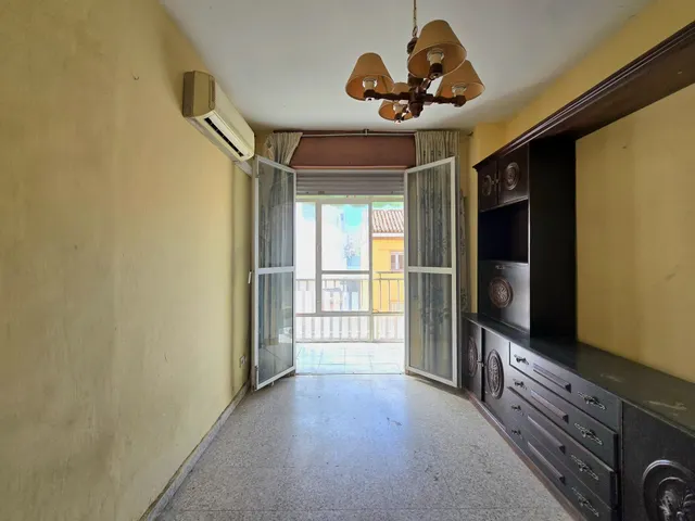 Luminoso piso  con ascensor en el Zaidín, ¡ideal para inversores! — 15