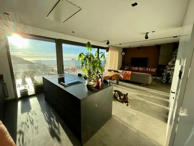 Vendemos una Elegante y Moderna Villa con Impresionantes Vistas al Mar — 2