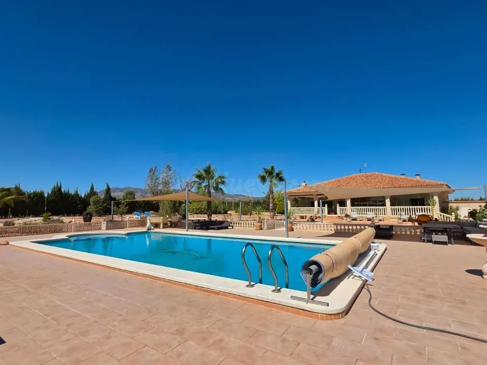 Casa 4 habitaciones 405m² en venta - Comunidad valenciana