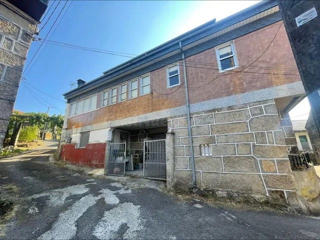 SE VENDE CASA EN BARROSO, MUNICIPIO DE AVION. - foto 2