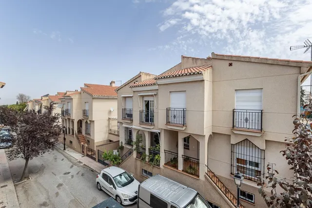 AMPLIA CASA DE 5 DORMITORIOS EN ALHENDÍN, GRANADA — 26