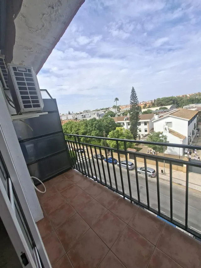 Vivienda con terraza y vistas despejadas — 10
