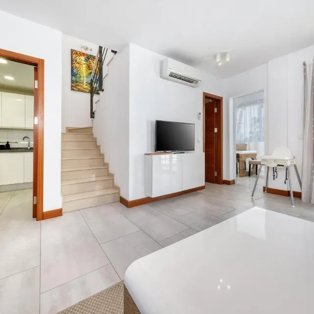 Villa con piscina privada y gran potencial en Playa Blanca — 14