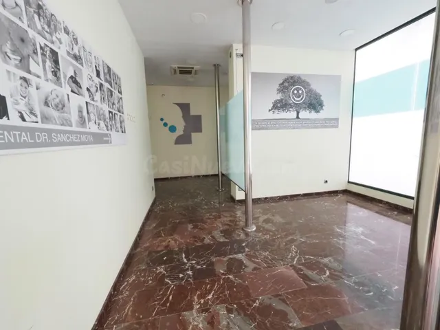 SE VENDE LOCAL COMERCIAL EN TERRASSA, ZONA ESPORTIVA - foto 2