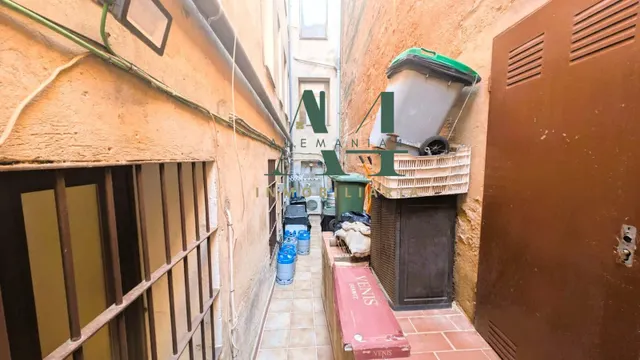 Negocio a pleno rendimiento en el casco antiguo de Cáceres — 33