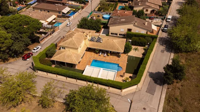 Espectacular villa de lujo con ascensor, piscina, zona welln