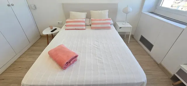 Elegante Apartamento Reformado en Princesa con Vistas Espect - foto 2