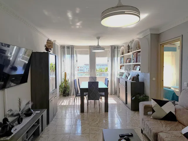 Ático bonito y amplio junto al Parque y a un paso del Mar - foto 4