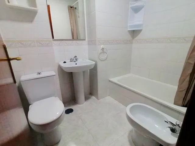 Piso de 4 Dormitorio y 2 Baños - Garaje coche y moto Opcional — 15