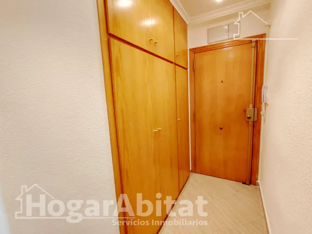 Vistas al mar en primera línea y terraza en este luminoso apartamento exterior en la playa del Mareny Blau — 16