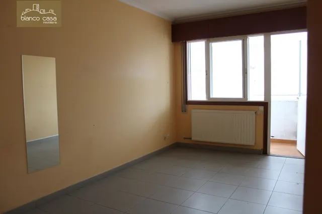 Oficina en el centro de Carballo por 350€ — 13