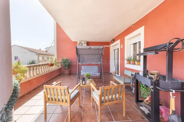 Piso con terraza de 31 m2 y cochera en el centro de hijar — 2