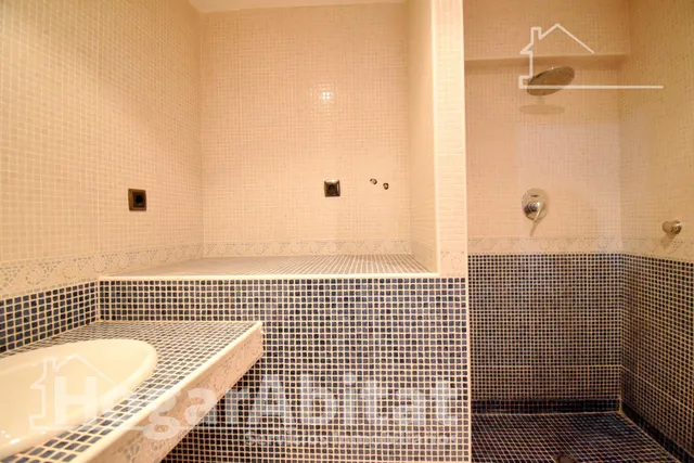 Espacio familiar y comodidad absoluta en este piso totalmente exterior con garaje privado cerrado — 42