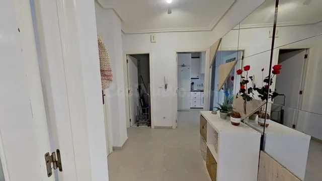 ¡Una ocasión única! Apartamento de 4 dormitorios y 2 baños! - foto 5