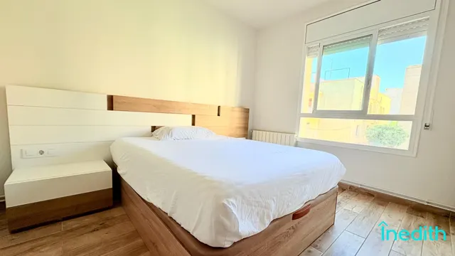 A 50 metros de la playa, Piso impecable con terraza, vistas , parking, trastero y piscina — 33