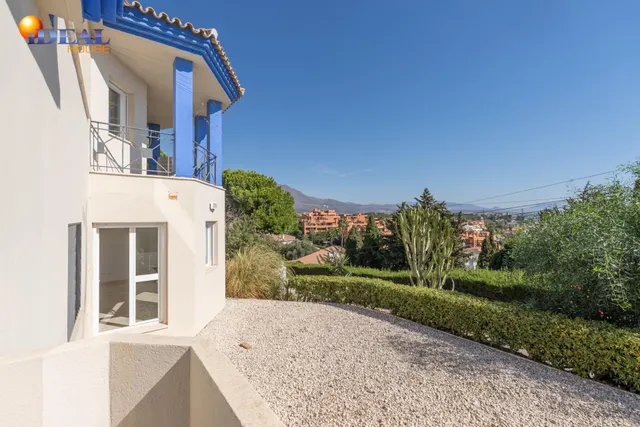 Preciosa casa en Estepona (Málaga) con maravillosas vistas al mar — 39