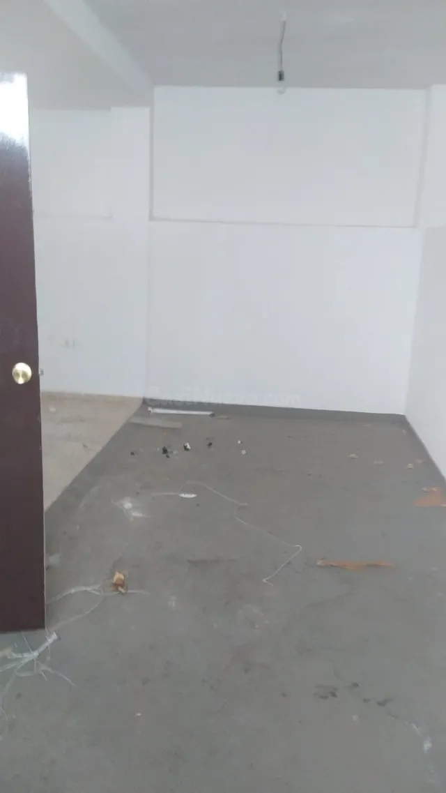 Se alquila gran local céntrico habilitado para cafetería - foto 4