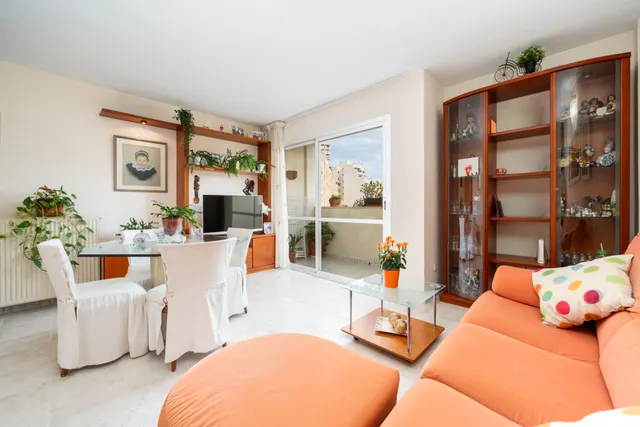 Dúplex de tres habitaciones en ZONA COLEGIOS — 2