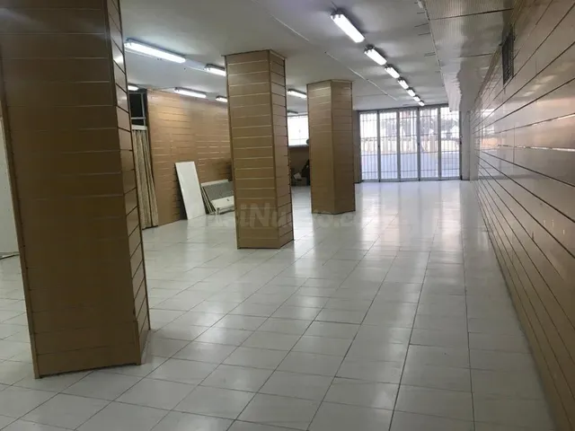 Local en Av. Alay - foto 4