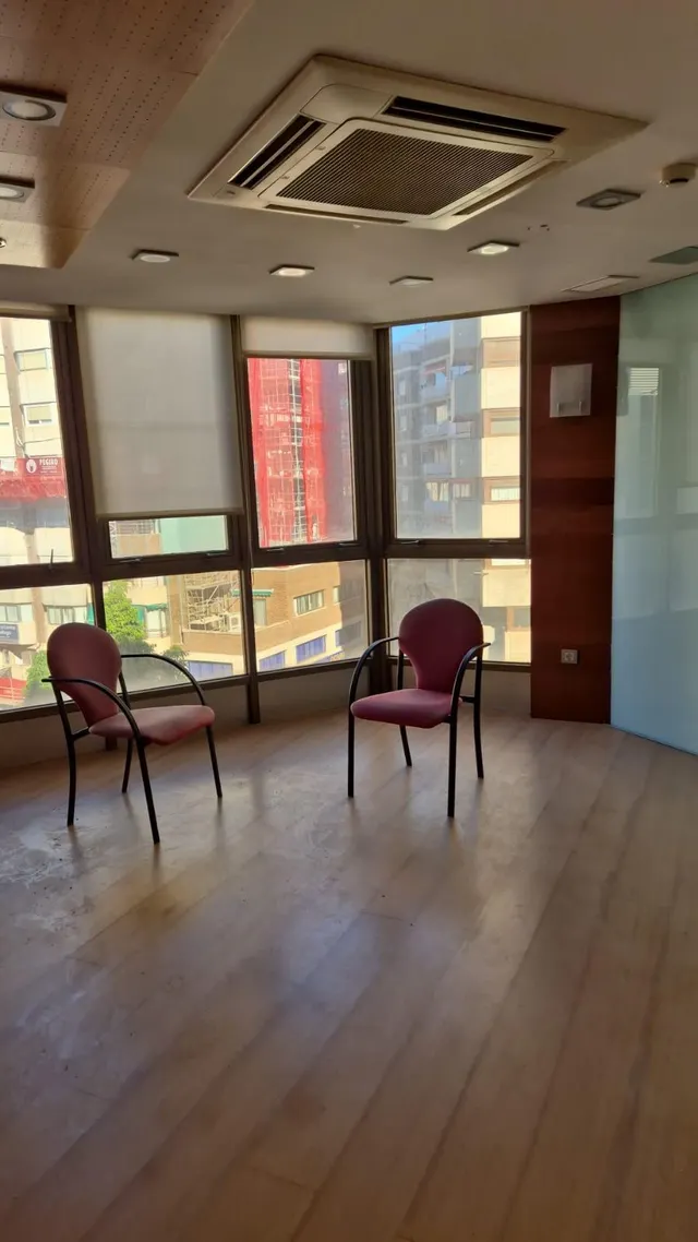 Moderna Oficina en Alquiler en el Corazón de Murcia — 4