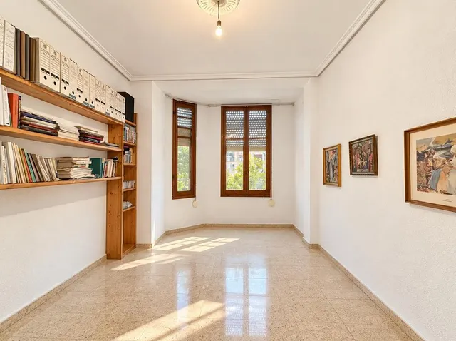 Casa señorial en el casco histórico de Carlet | 360 m2 y 3 plantas — 50