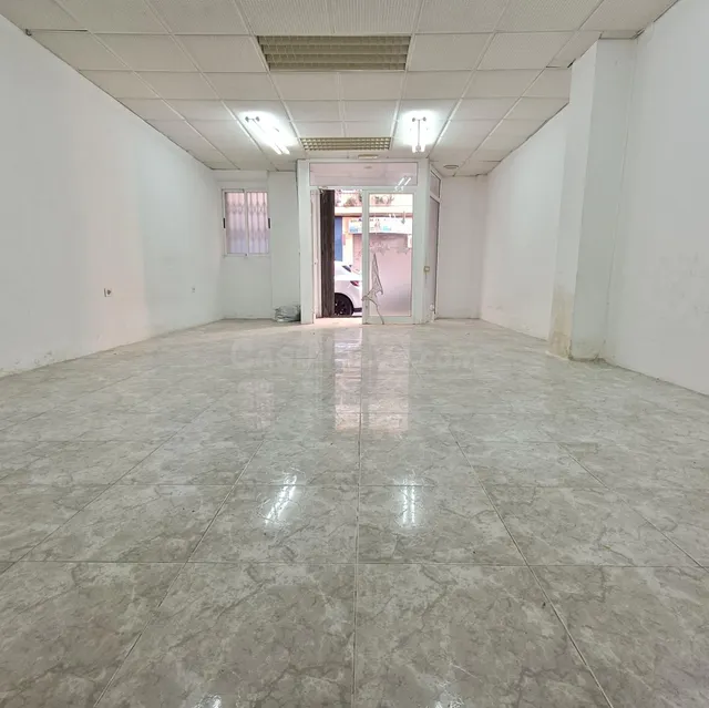 MAGNÍFICO LOCAL COMERCIAL EN VENTA, ZONA COLEGIO CARMELITAS - foto 5
