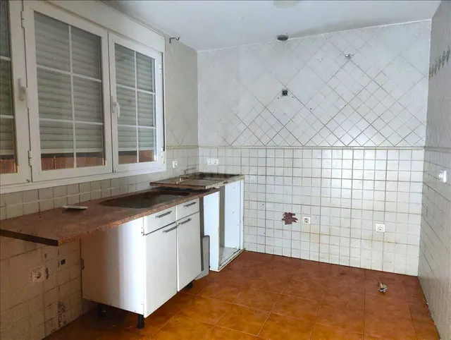 Se vende Casa Adosada OKUPADA en Calle Cerrillo 31 Hormigos, - foto 5