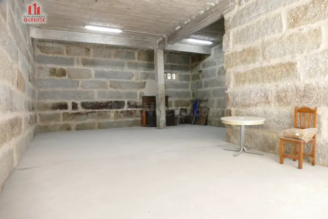 LOCAL COMERCIAL DIAFANO EN LA ZONA DE O COUTO — 3