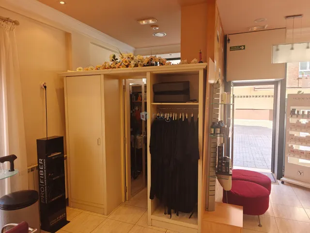 SE VENDE PELUQUERIA CON TIENDA Y MAQUINARIA EN ANDOAIN — 13