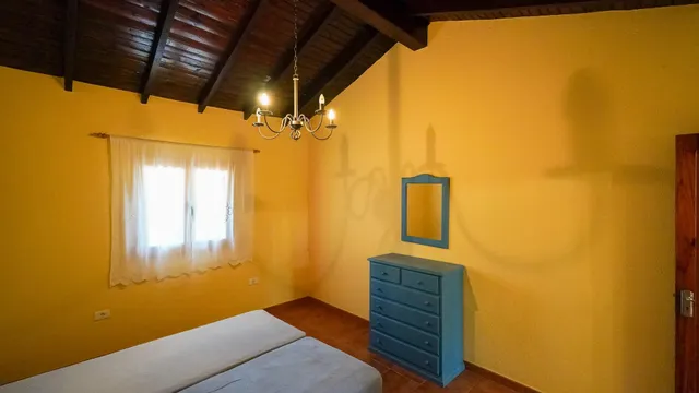 CASA REFORMADA CON AMPLIO TERRENO EN LA SOLANA, SAN MATEO — 26