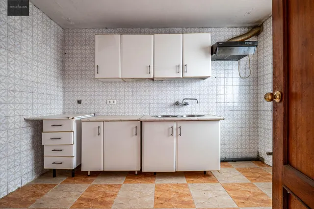 SE VENDE CASA CON UNA PARCELA DE 518 m2 (EN EL CENTRO DE LOS OGÍJARES). — 16