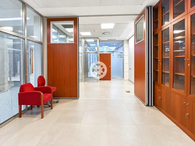 Magnifico local comercial de 1.498 m2 en rambla de catalunya, en pleno centro de Barcelona. — 18