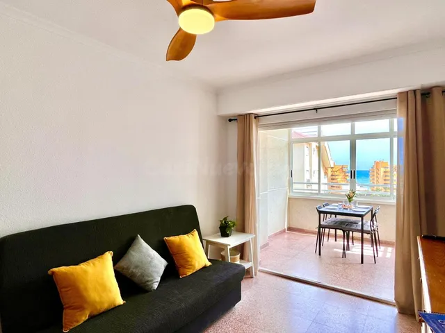 BONITO APARTAMENTO EN ARENALES DEL SOL ( Disponible de Septiembre a Junio) — 2