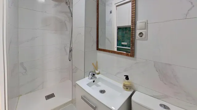 ¡Oportunidad Única! Local totalmente Reformado en Entrevías, Madrid ✨ — 12
