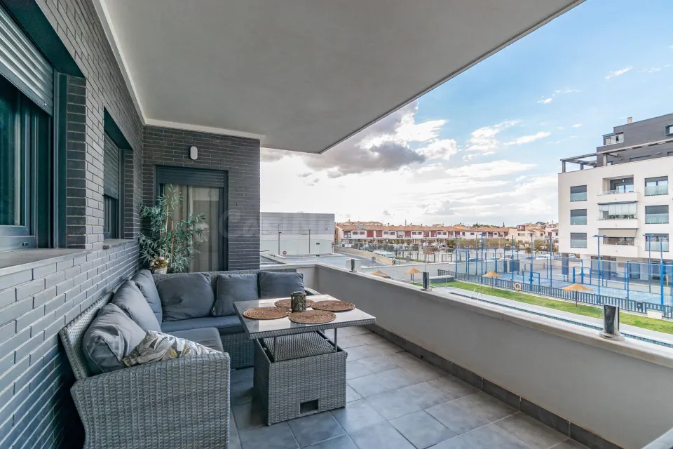 Exclusiva vivienda en Residencial Nevada — Urbanización de lujo junto al Centro Comercial Nevada