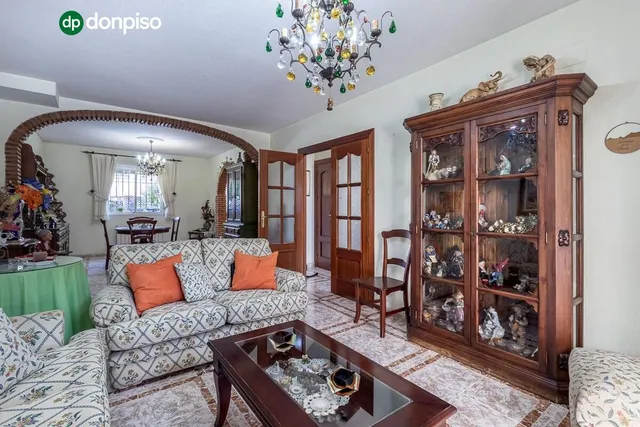 Casa en Ogijares con piscina comunitaria. — 7