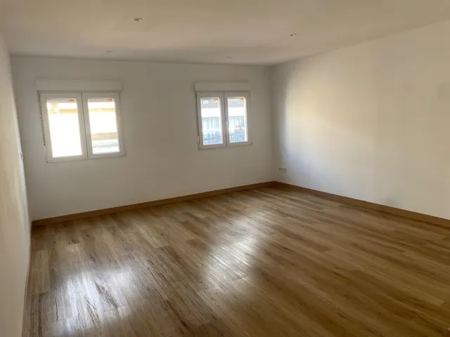 Exclusiva casa de pueblo completamente rehabilitada con piscina interior, terraza y parking en el centro de el Vendrell — 16
