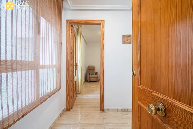 Piso soleado esquina con terraza y piscina comunitaria en El Altet — 29