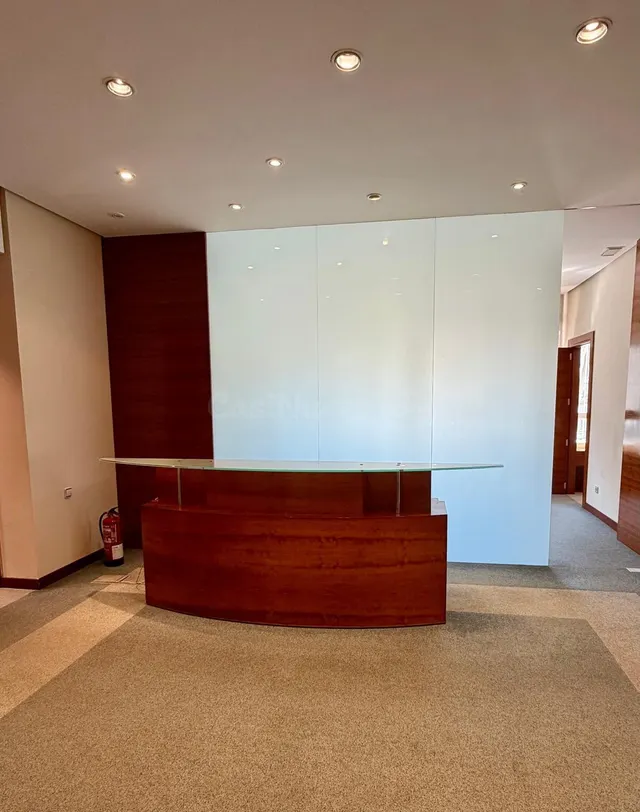 Oficina 6 habitaciones 250m² en alquiler - Cuzco