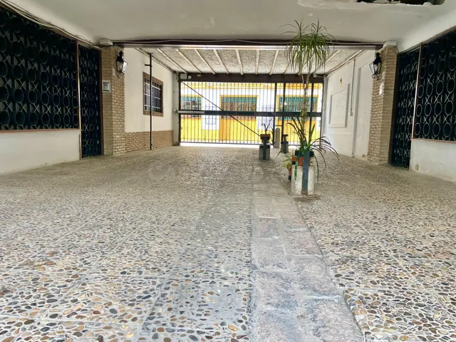 Vivienda de 3 dormitorios con garaje en plena Judería de Córdoba — 2