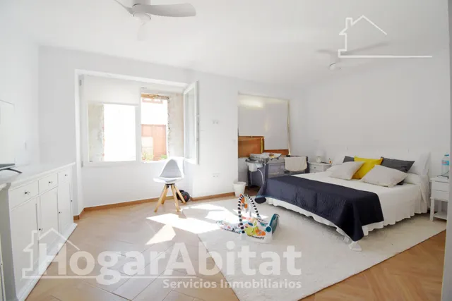 ESPACIOSA CASA SEMIRREFORMADA CON TERRAZA — 13